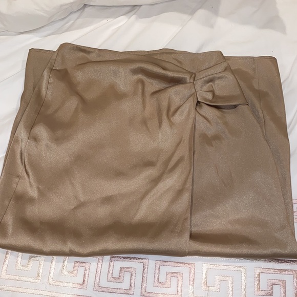 ZARA satin effect ruched skirt Champagne (small) - Picture 7 of 8
